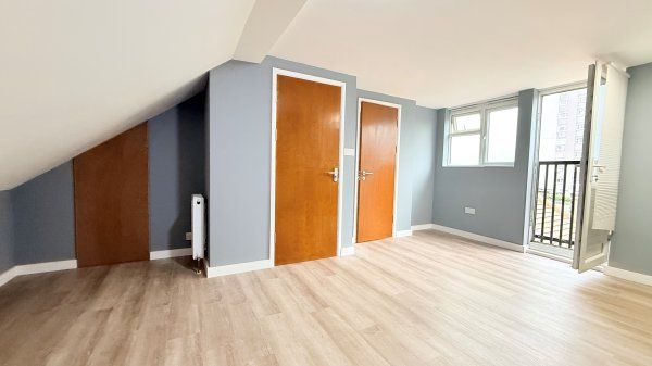 Woodford Green IG8, Property for rent - Photo 1