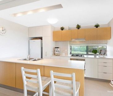 2 Bedroom 2 Bath 2 Carpark with Parkland Views! - Photo 6