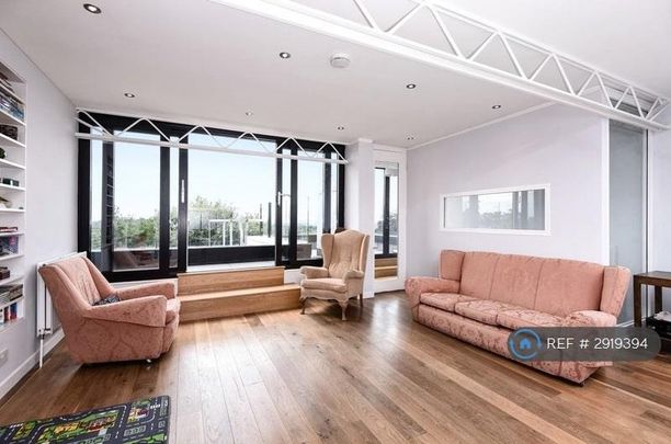 2 bedroom penthouse to rent - Photo 1