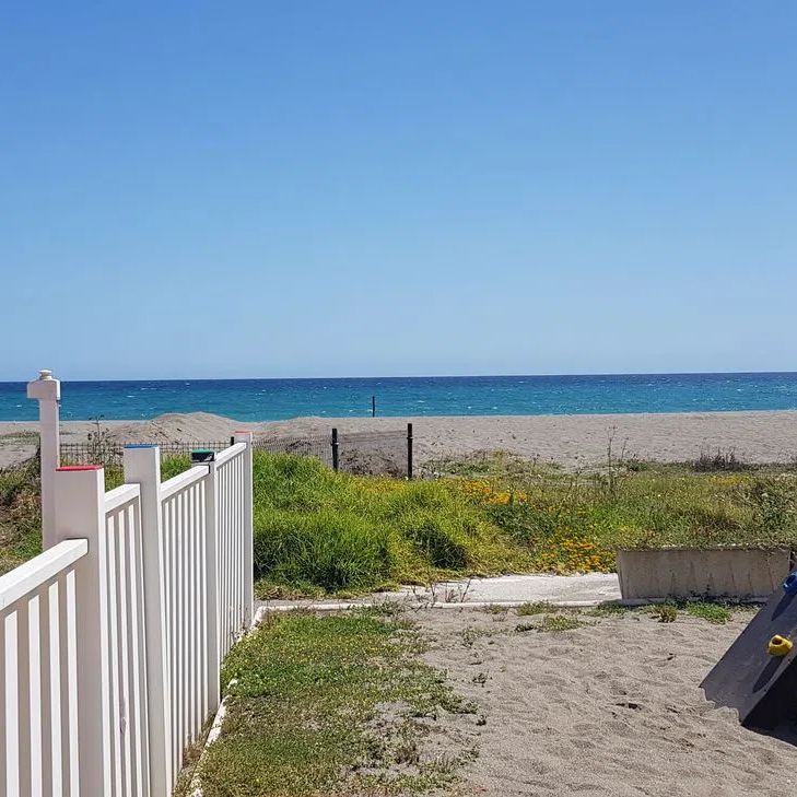 Alquiler de chalet adosado en Urbanizacion Playa Manilva - Photo 1
