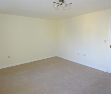4 bedroom terraced house to rent - Photo 3