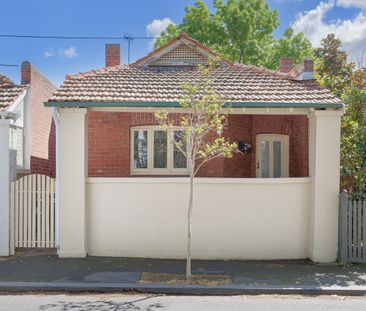 Spacious three bedroom home - Photo 5