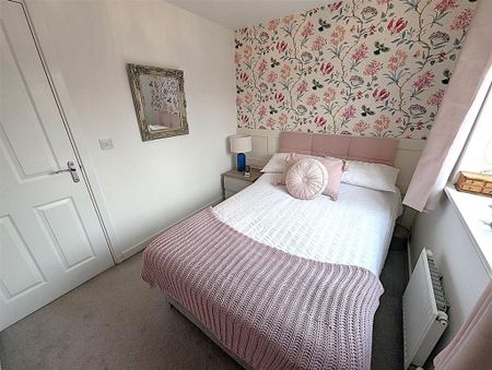 3 bedroom semi-detached house to rent - Photo 4