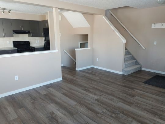 5302 Gordon Rd, Regina - Photo 1