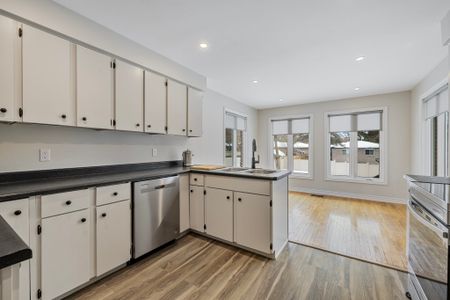 For Lease - 246 East Street, East Gwillimbury, Ontario - Photo 3