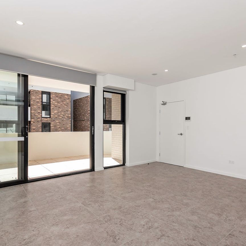 Modern 3-Bedroom Apartment in the Heart of Adamstown - Photo 1