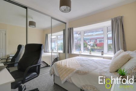 4 bedroom end of terrace house to rent - Photo 5