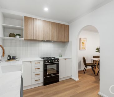 Open The Door To Light-filled Living - Photo 3