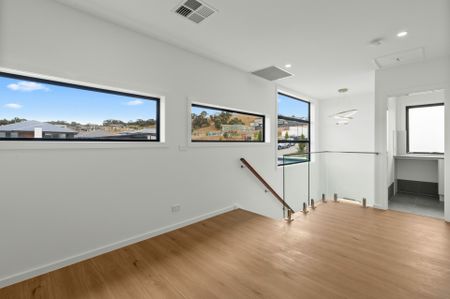 Apartment Convenience, House Like Living - Photo 3