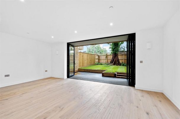 4 bedroom terraced house to rent - Photo 1