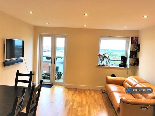 2 bedroom flat to rent - Photo 1