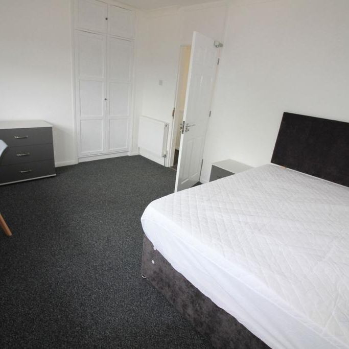 4 bedroom terraced house to rent - Photo 1