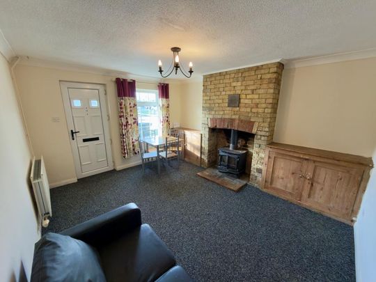 2 bedroom end of terrace house to rent - Photo 1
