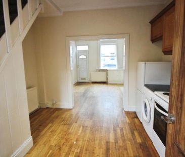 2 bedroom terraced house to rent - Photo 3