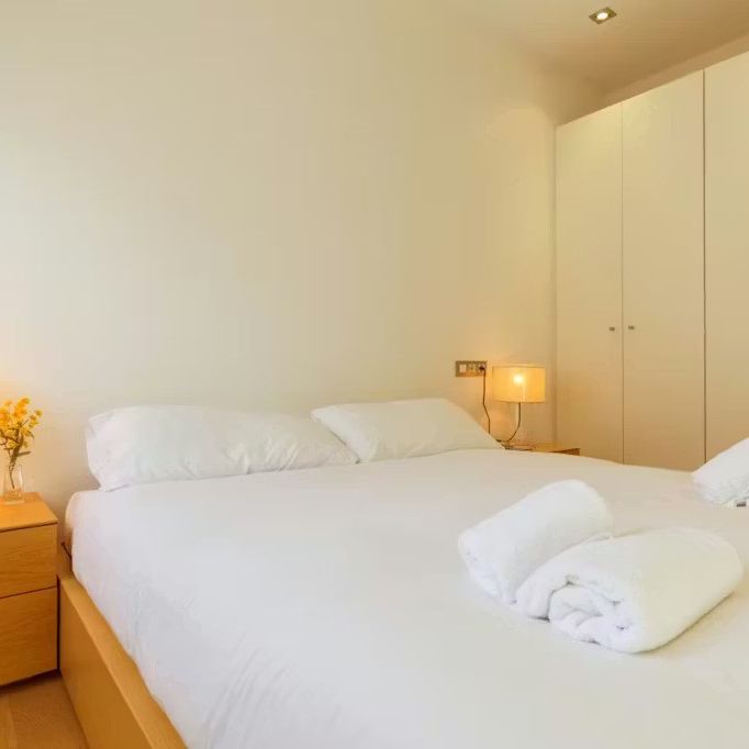 Carrer de Balmes, Barcelona, Catalonia - Photo 1