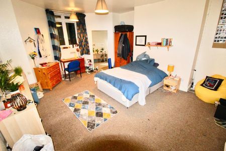 6 bedroom flat to rent - Photo 2