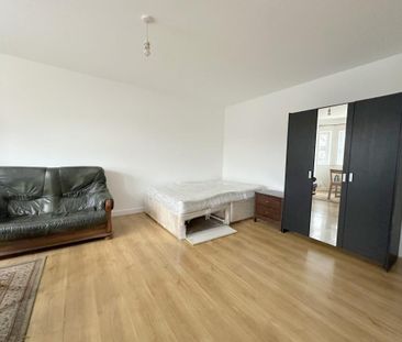 Studio Apartment - Photo 1