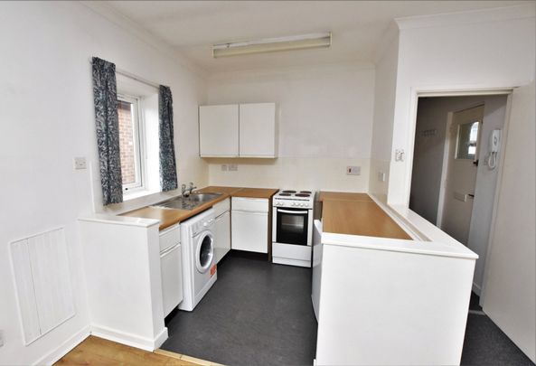 Elizabethan Court, St Leonards, Exeter, Devon, EX2 - Photo 1