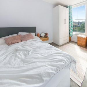 3 bedroom apartment to rent - Photo 2