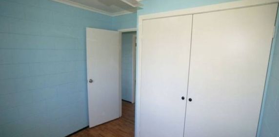 NEAT AS A PIN – AFFORDABLE LIVING, A1 LOCATION! - Photo 2