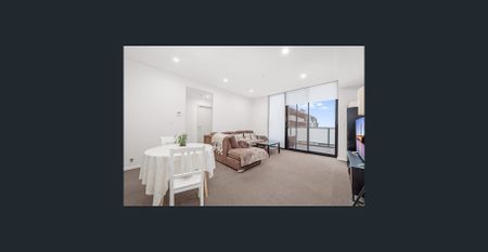 Prime location Spacious 2 Bedroom with District Views - Photo 2