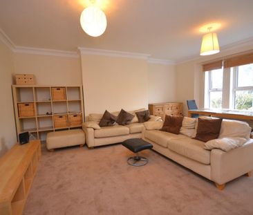 2 bedroom Flat To Let - Photo 1