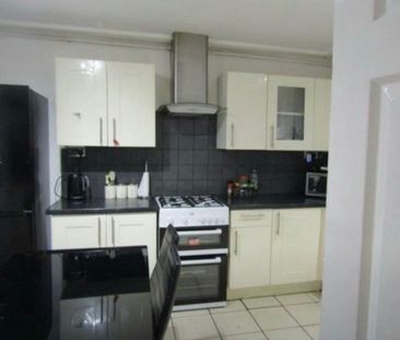 Room in a Shared House, Swinford Garden, SW9 - Photo 4