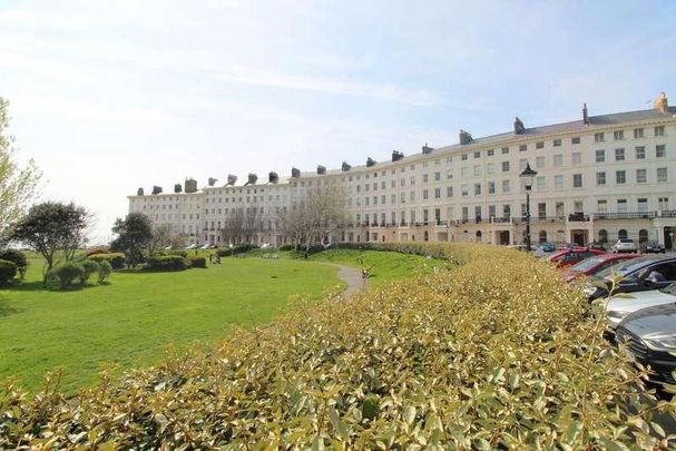 Adelaide Crescent, Hove, BN3 - Photo 1