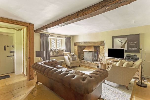 Charming chocolate box Cotswolds cottage in Lower Swell. - Photo 1