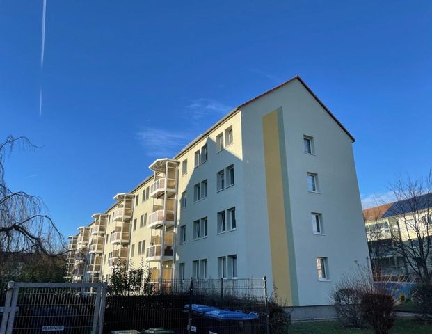 zentral gelegene 3-R-Wohnung mit Balkon in Lucka (Thür.) - W0330 - Foto 1