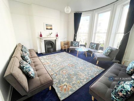 6 bedroom terraced house to rent - Photo 2