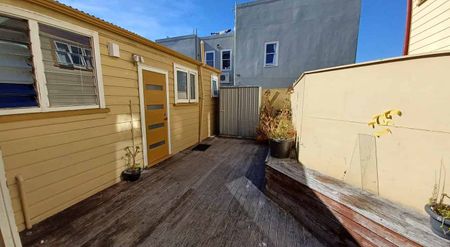 Charming Victorian Villa in the Heart of Te Aro - Photo 4