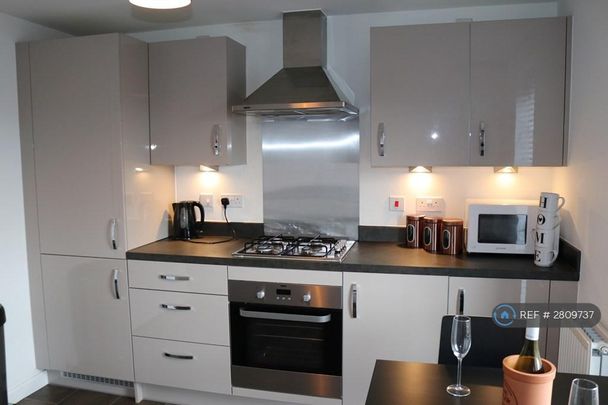 2 bedroom flat to rent - Photo 1