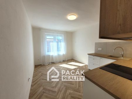 Pronájem bytu 3+kk 68 m² - Fotografie 2