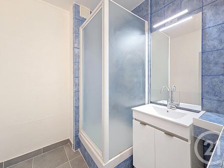 Location Appartement 4 pièces 63m² LA CHAPELLE ST LUC 10600 - Photo 5