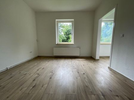 Tolle 2-Zimmer-Erdgeschoss-Wohnung mit Tageslichtbadezimmer - Photo 2