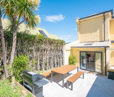 Fully Furnished, Power, Gas and Internet Included - Photo 3