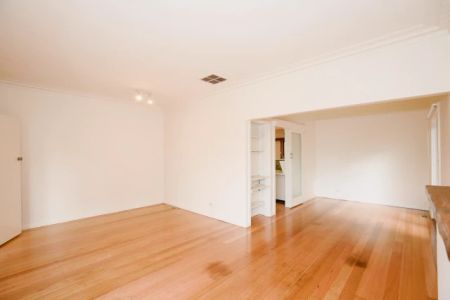 3 Bed, 1 Bath - Photo 4