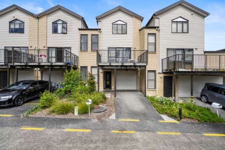 3 bedroom town house in Te Atatu - Photo 4