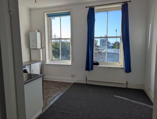 1 Bed Flat, Cromwell Road, BN3 - Photo 1