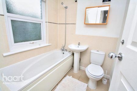 1 bedroom flat to rent - Photo 5