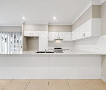 SPACIOUS MODERN 3 BEDROOM HOME - Photo 4