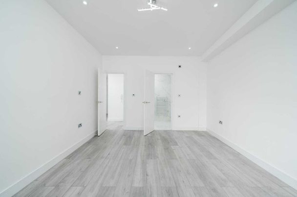 High Street, BRAINTREE - Photo 1