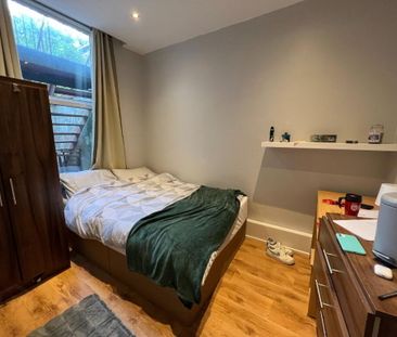 Unit 1, 11A Wellington Park Avenue, Belfast, BT9 6DT - Photo 1
