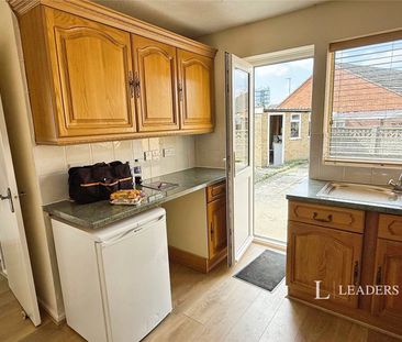 3 bedroom bungalow to rent Kentmere Close, Cheltenham, GL51 - Photo 6