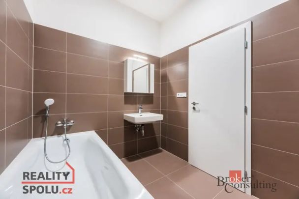 Pronájem bytu 2+kk 66 m - Fotografie 1
