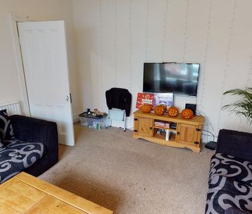 6 bedroom terraced house to rent - Photo 1