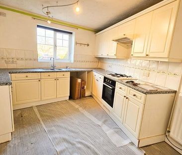 3 bedroom end of terrace house to rent - Photo 5