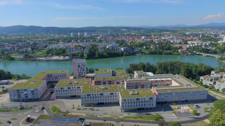 2.5 Zimmer, 111 m², 3. Stock - Photo 4