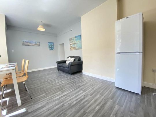 2 bedroom house to rent - Photo 1